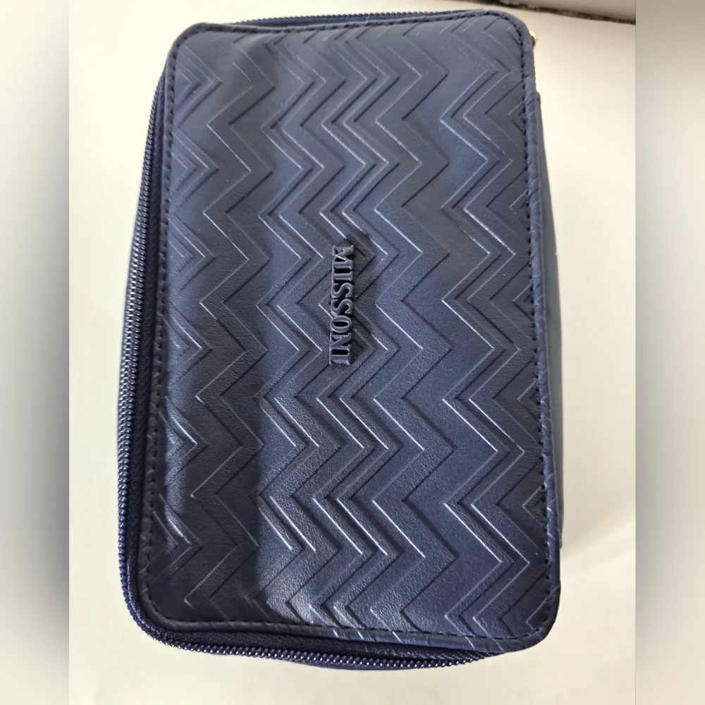 Missoni Delta One Travel Case Toiletry Bag Unisex Delta Airlines Collectable
